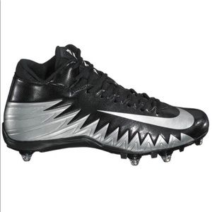 Nike Alpha Menace Varsity Mid D Football Cleats